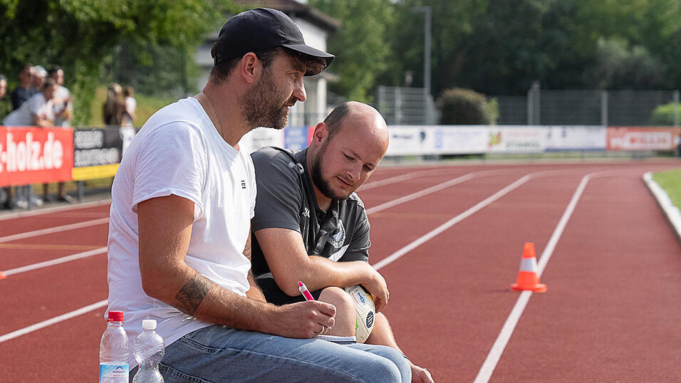 Bogens Cheftrainer Max Bachl-Staudinger warnt vor den Qualitäten des amtierenden Landesliga-Vizemeisters Seebach. Bogens Cheftrainer Max Bachl-Staudinger warnt vor den Qualitäten des amtierenden Landesliga-Vizemeisters Seebach.