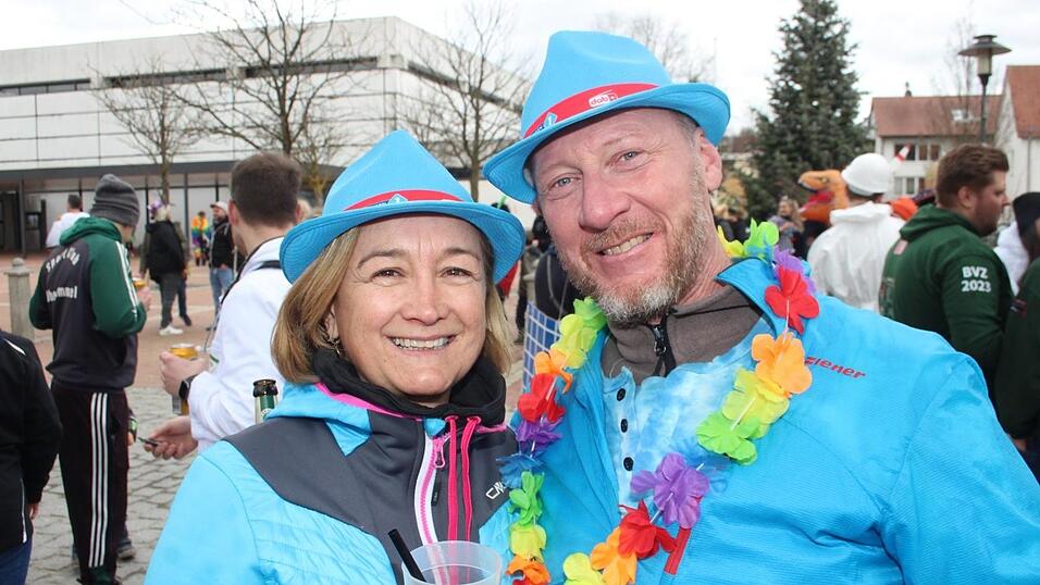Viele Faschings-Fans haben sich am Samstag den Umzug in Langenbach angesehen. Viele Faschings-Fans haben sich am Samstag den Umzug in Langenbach angesehen.