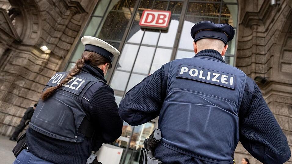 Der Verdächtige soll mit Drogen gehandelt haben. (Symbolbild) Der Verdächtige soll mit Drogen gehandelt haben. (Symbolbild)
