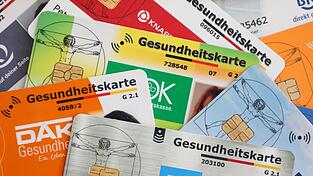 Die Krankenkassen müssen in diesen Tagen ihre Zusatzbeiträge für das kommende Jahr festlegen. (Symbolbild) Die Krankenkassen müssen in diesen Tagen ihre Zusatzbeiträge für das kommende Jahr festlegen. (Symbolbild)