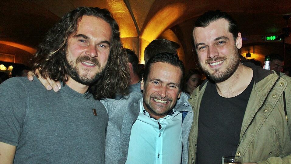 Von wegen Herbsttristesse! Im Beatschuppen in Landshut ging es am gestrigen Freitag wie gewohnt hoch her.