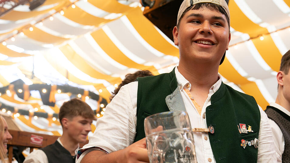Das sind die Partybilder vom Dienstag, 12. August, aus dem Festzelt Nothaft. Das sind die Partybilder vom Dienstag, 12. August, aus dem Festzelt Nothaft.