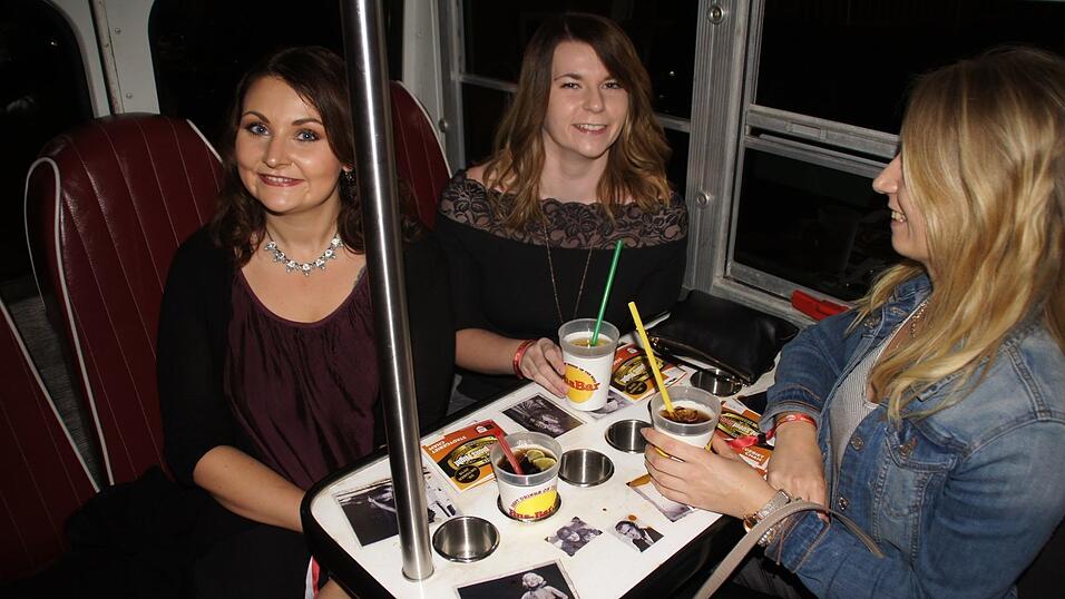 Musik überall: Bei der CHAMpions-Night war einiges geboten in der Chamer Innenstadt. Musik überall: Bei der CHAMpions-Night war einiges geboten in der Chamer Innenstadt.