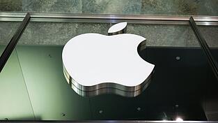 Apple sieht sich wegen der Funktion unter anderem Kritik vom Facebook-Konzern Meta ausgesetzt. (Archivbild) Apple sieht sich wegen der Funktion unter anderem Kritik vom Facebook-Konzern Meta ausgesetzt. (Archivbild)