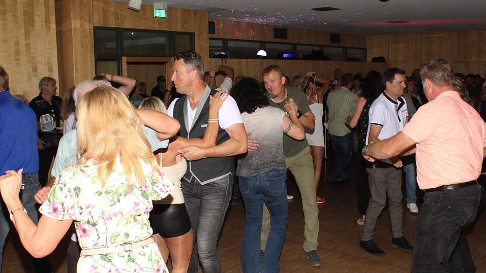 Auf der Eskara &Uuml;30-Party in Essenbach war wieder viel los.