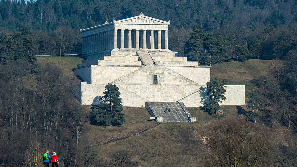 Die Walhalla in Donaustauf liegt im Gebiet des Stimmkreises 304 - Regensburg-Land. 