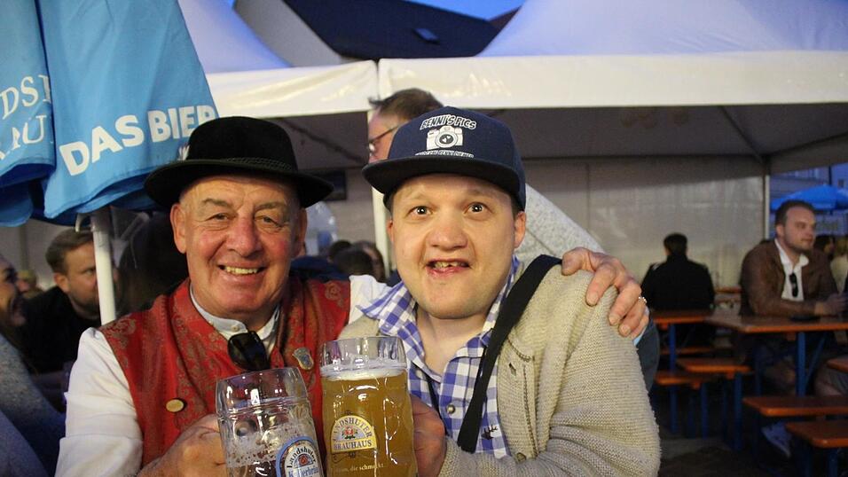 Viele Landshuter genossen ihren Freitagabend auf dem Bismarckplatzfest.