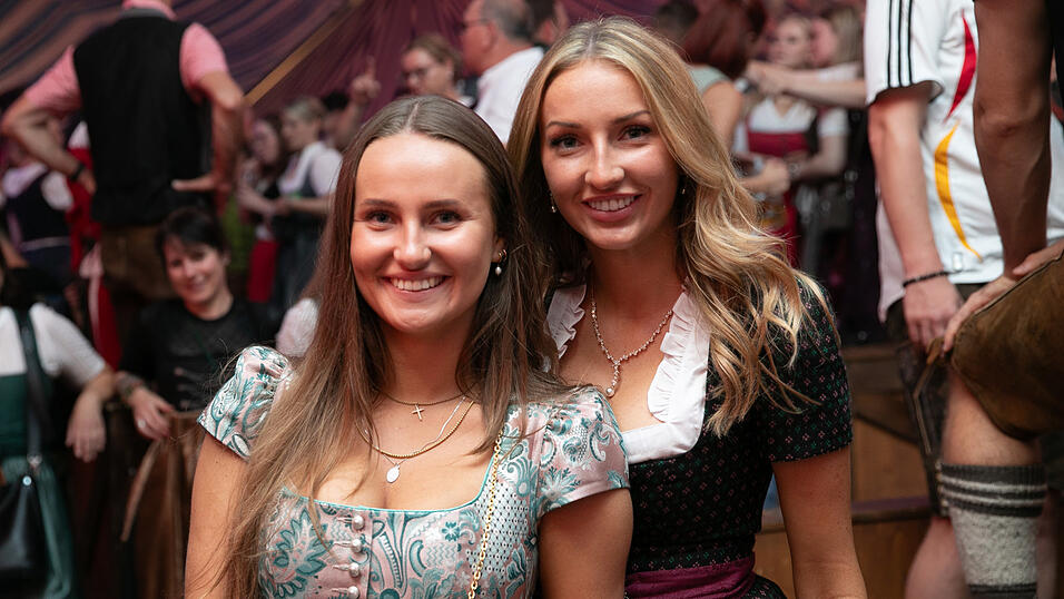 Die Partybilder vom Freitag, 8. August, aus dem Festzelt Wenisch. Die Partybilder vom Freitag, 8. August, aus dem Festzelt Wenisch.