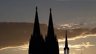 Die Tage mit kostenlosem Zugang zum K&ouml;lner Dom sind f&uuml;r Touristen gez&auml;hlt. (Archivbild)
