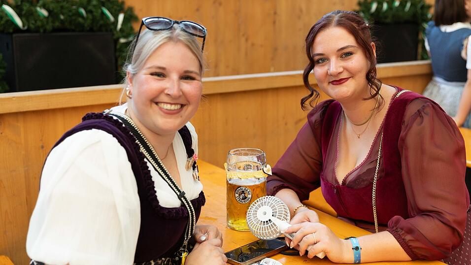 Die Partybilder vom Sonntag, 9. August, aus dem Festzelt Weckmann. Die Partybilder vom Sonntag, 9. August, aus dem Festzelt Weckmann.