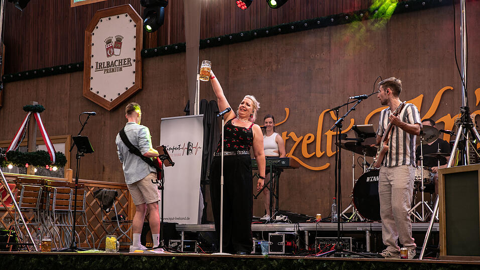 Die Partybilder vom Dienstag, 12. August, aus dem Festzelt Krönner. Die Partybilder vom Dienstag, 12. August, aus dem Festzelt Krönner.