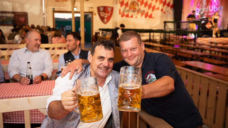 Die Partybilder vom Donnerstag, 13. August, aus dem Festzelt Greindl. Die Partybilder vom Donnerstag, 13. August, aus dem Festzelt Greindl.