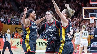 Sieg über den Europameister: Deutschland bejubelt das Halbfinale. Sieg über den Europameister: Deutschland bejubelt das Halbfinale.
