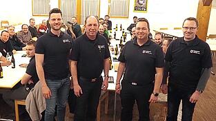 Kreisbrandmeister Andreas Hausbeck und Thomas Prinz dankten den Redner Kreisbrandrat Max Schraufnagl und Kreisbrandinspektor Johannes Pichlmayr. Kreisbrandmeister Andreas Hausbeck und Thomas Prinz dankten den Redner Kreisbrandrat Max Schraufnagl und Kreisbrandinspektor Johannes Pichlmayr.