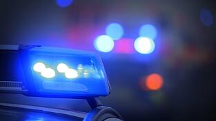 Die Polizei ist gemeinsam mit dem Rettungsdienst ausgerückt. (Symbolbild) Die Polizei ist gemeinsam mit dem Rettungsdienst ausgerückt. (Symbolbild)