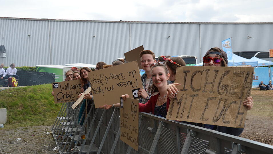 Das war am zweiten Tag des Pfings-Open-Airs in Salching auf dem Festivalgelände los. (Fotos: Florian Wende) Das war am zweiten Tag des Pfings-Open-Airs in Salching auf dem Festivalgelände los. (Fotos: Florian Wende)