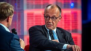 Bundeskanzler Friedrich Merz schlägt gegenüber der israelischen Regierung eine neue, scharfe Tonlage an.