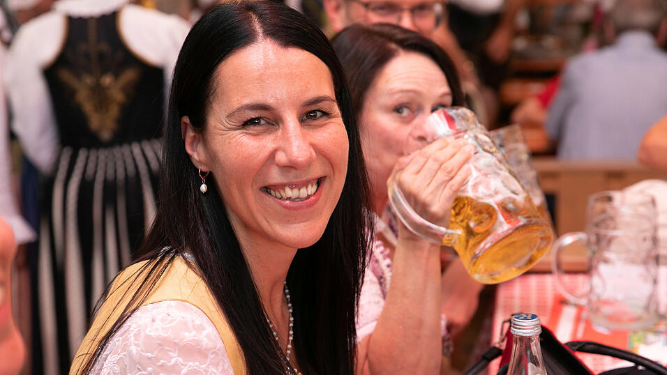 Die Partybilder vom Freitag, 8. August, aus dem Festzelt Greindl. Die Partybilder vom Freitag, 8. August, aus dem Festzelt Greindl.