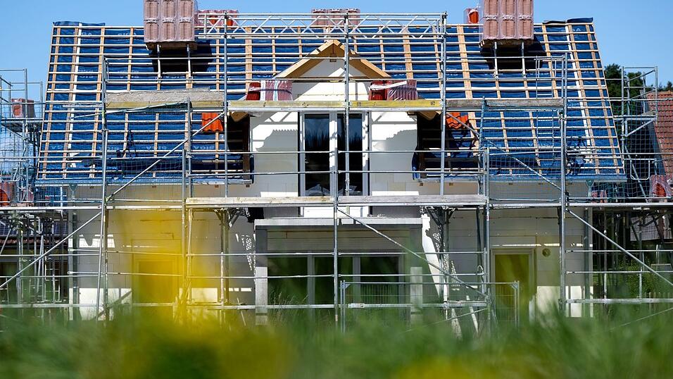 Begehrtes Eigenheim: Die Immobilienpreise in Deutschland sind sieben Quartale in Folge gestiegen. (Archivbild)