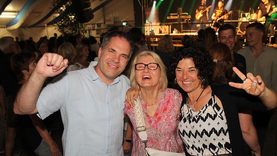 Zur Musik von Headless wurde ausgelassen gefeiert.