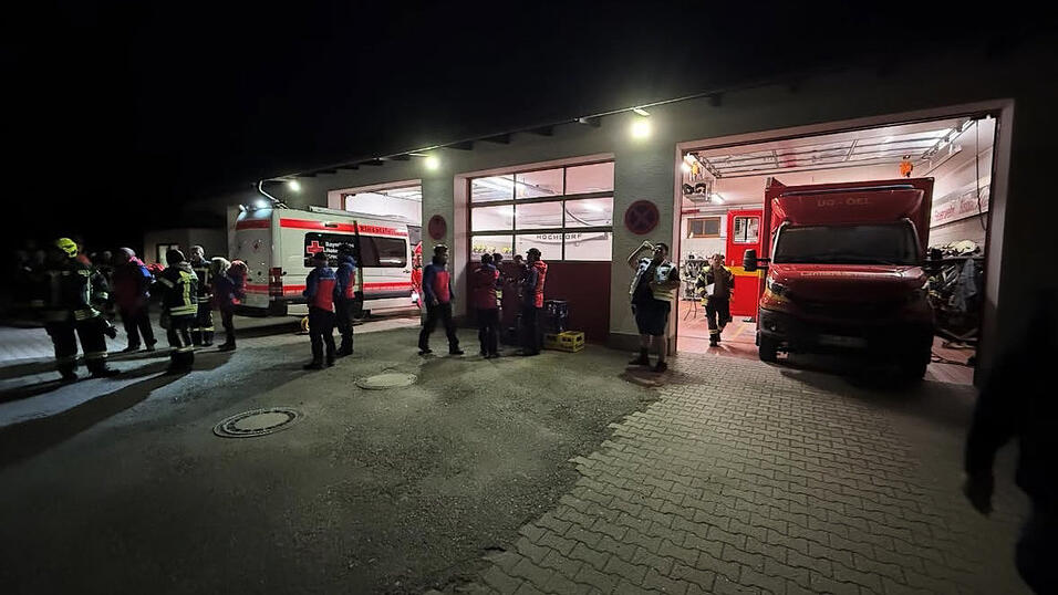 Zahlreiche Einsatzkräfte unterschiedlicher Institutionen machten sich auf die Suche nach den zwei Kindern. Zahlreiche Einsatzkräfte unterschiedlicher Institutionen machten sich auf die Suche nach den zwei Kindern.