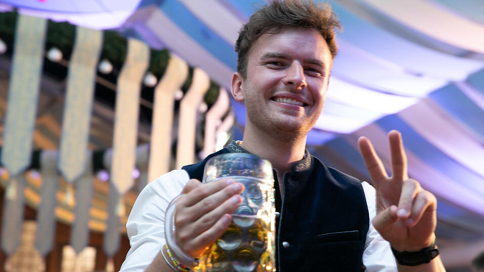 Die Partybilder vom Sonntag, 17. August, aus dem Festzelt Wenisch. Die Partybilder vom Sonntag, 17. August, aus dem Festzelt Wenisch.