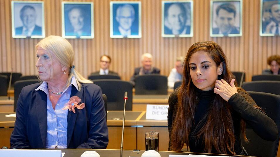Im Landtag von NRW war die Schauspielerin Collien Fernandes kürzlich als Sachverständige zu digitaler Gewalt und Deepfakes geladen. (Archivfoto) Im Landtag von NRW war die Schauspielerin Collien Fernandes kürzlich als Sachverständige zu digitaler Gewalt und Deepfakes geladen. (Archivfoto)