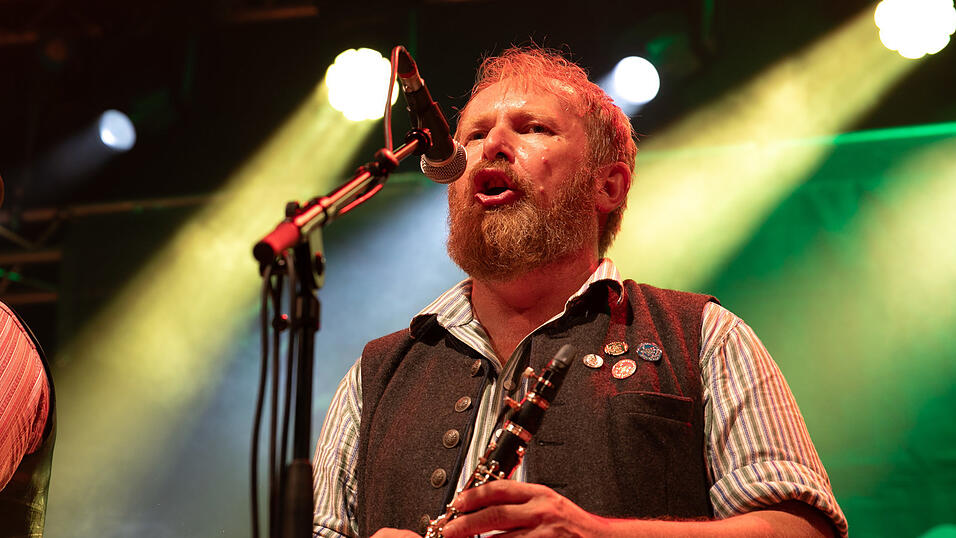 Echte Blasmusikfans lie&szlig;en sich auch den zweiten Auftritt in Folge am Dienstagabend nicht entgehen.