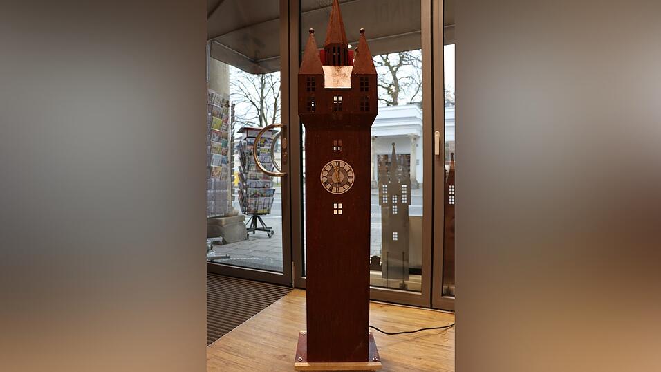 Bei Schreibwaren Hiendl steht der Stadtturm für Zuhause. Bei Schreibwaren Hiendl steht der Stadtturm für Zuhause.