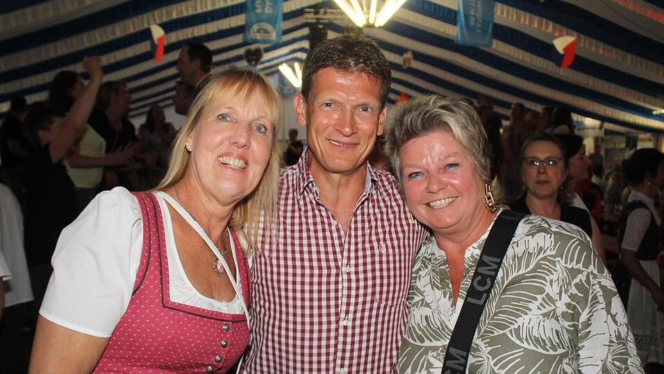 Zur Musik von Headless wurde ausgelassen gefeiert.