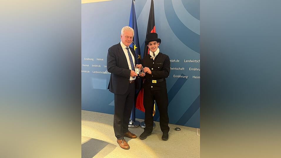 Maximilian Pinzl ist Deutschlands bester Kaminkehrer. Maximilian Pinzl ist Deutschlands bester Kaminkehrer.