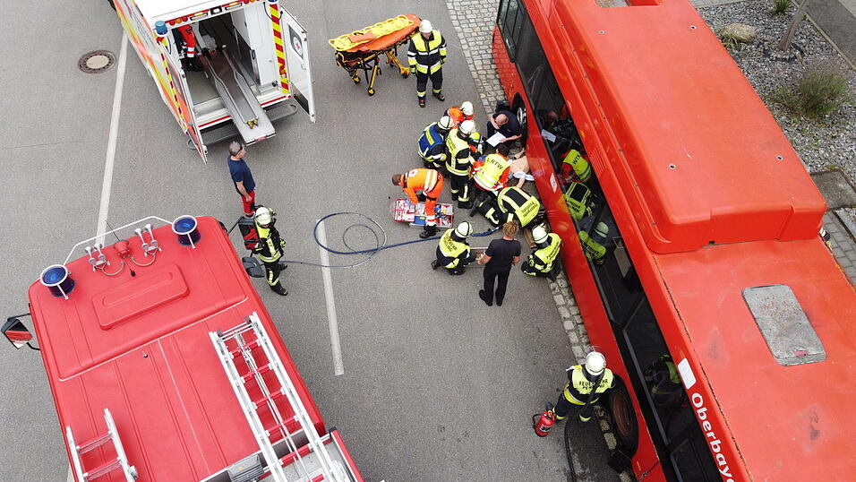 Der ZRF beschloss fünf neue Rettungsdienststandorte. Das Bild zeigt eine Übungssituation. Der ZRF beschloss fünf neue Rettungsdienststandorte. Das Bild zeigt eine Übungssituation.