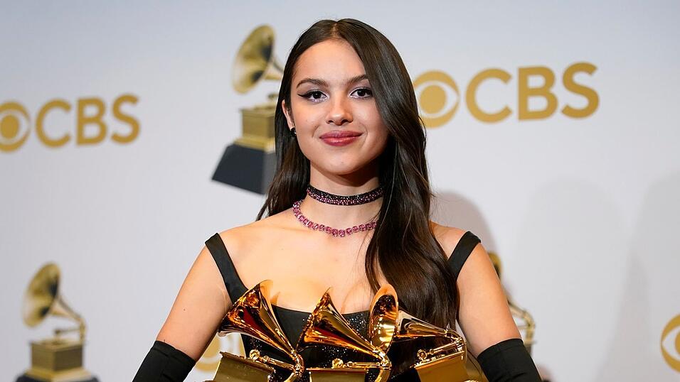 Die 19-j&auml;hrige Olivia Rodrigo hat mit 'Sour' nicht nur das beste Pop-Album vorgelegt, sie wurde auch mit dem Grammy als beste neue K&uuml;nstlerin ausgezeichnet.