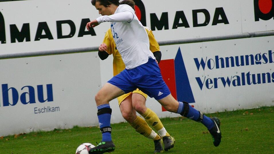 Die DJK Vilzing gewinnt auch das Verfolgerduell gegen den TSV Bad Abbach. (Foto: Fabian Roßmann) Die DJK Vilzing gewinnt auch das Verfolgerduell gegen den TSV Bad Abbach. (Foto: Fabian Roßmann)