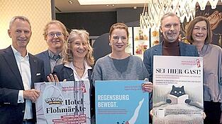 Das Vorstandsteam des Hotelvereins mit den neuesten Ideen, in der Mitte Kathrin Fuchshuber (links) und Annette vom Heu. Das Vorstandsteam des Hotelvereins mit den neuesten Ideen, in der Mitte Kathrin Fuchshuber (links) und Annette vom Heu.