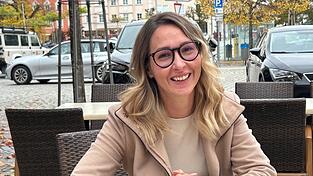 Katharina Altenhofer-Saller ist „Wahl-Osterhofenerin“ und als solche bringt sie sich an etlichen Stellschrauben ein und erwägt nun auch, sich politisch zu engagieren.