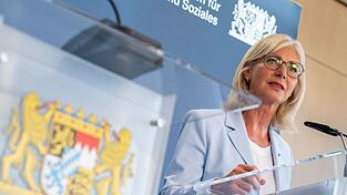 Die Sozialministerin sieht Bayern zum Start des neuen Kita- und des neuen Schuljahres gut gerüstet. Die Sozialministerin sieht Bayern zum Start des neuen Kita- und des neuen Schuljahres gut gerüstet.