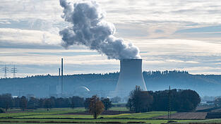 Das Kernkraftwerk Isar 2 nahe Landshut wurde am 15. April 2023 abgeschaltet. Das Kernkraftwerk Isar 2 nahe Landshut wurde am 15. April 2023 abgeschaltet.