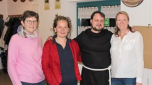 Frauenpower rund um den Fastenprediger.