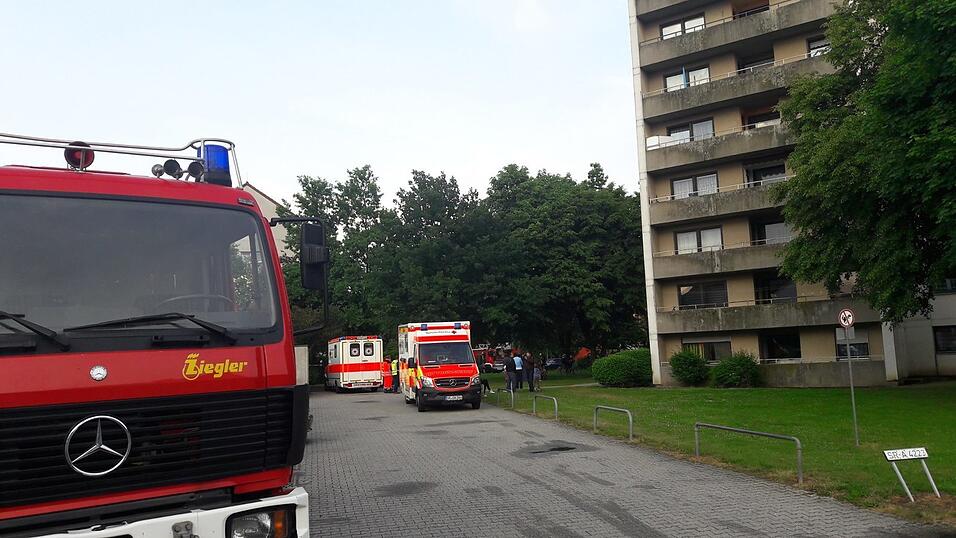 Ein Brand ist am Donnerstagabend in Straubing in einem Hochhaus ausgebrochen. Ein Brand ist am Donnerstagabend in Straubing in einem Hochhaus ausgebrochen.
