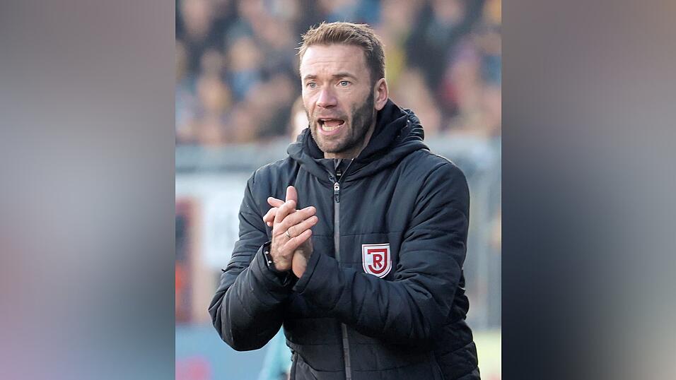 Alles Bangen und Beten hat nicht geholfen, beim SSV Jahn Regensburg hat sich in dieser Saison noch keine Trendwende eingestellt. Trainer Andreas Patz versucht aber, optimistisch zu bleiben. Alles Bangen und Beten hat nicht geholfen, beim SSV Jahn Regensburg hat sich in dieser Saison noch keine Trendwende eingestellt. Trainer Andreas Patz versucht aber, optimistisch zu bleiben.
