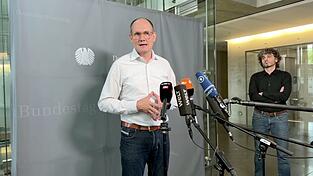Der Grünen-Abgeordnete Dahmen ruft das Bundesverfassungsgericht an. Der Grünen-Abgeordnete Dahmen ruft das Bundesverfassungsgericht an.