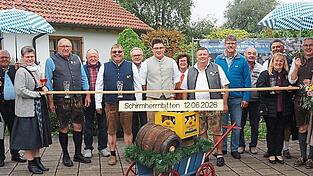 Landrat Werner Bumeder und Ehefrau Renate ließen sich gnädig stimmen. Landrat Werner Bumeder und Ehefrau Renate ließen sich gnädig stimmen.