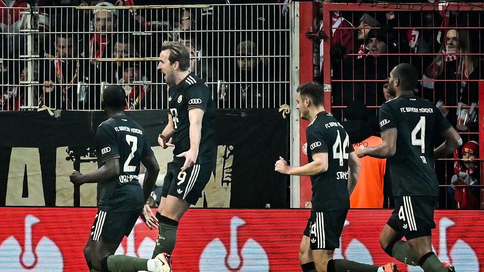 Auch Kane (M.) traf nach einem ruhenden Ball.