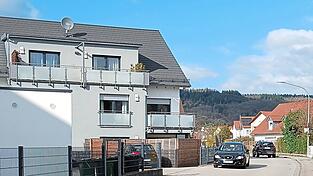 Ein Teil der südlichen Weinbergstraße, in dem die Verwaltung wieder zwei Parkplätze zur Verkehrsberuhigung ausweisen wollte. Ein Teil der südlichen Weinbergstraße, in dem die Verwaltung wieder zwei Parkplätze zur Verkehrsberuhigung ausweisen wollte.