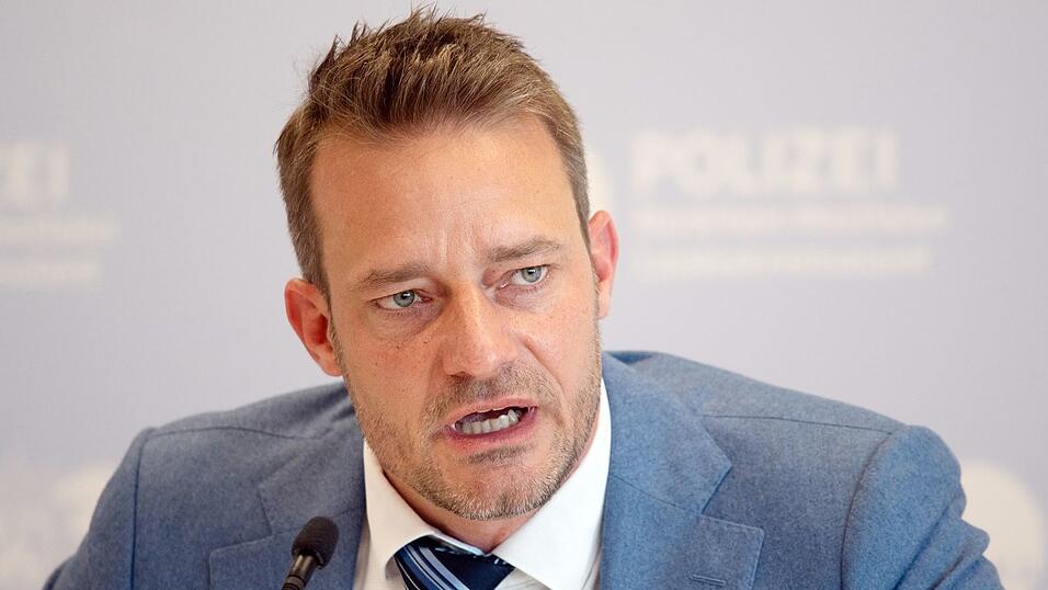 Oliver Huth, Landesvorsitzender des Bundes Deutscher Kriminalbeamter (BDK) in Nordrhein-Westfalen, fordert eine Debatte &uuml;ber den Sonderstatus von Schlie&szlig;f&auml;chern. (Archivbild)