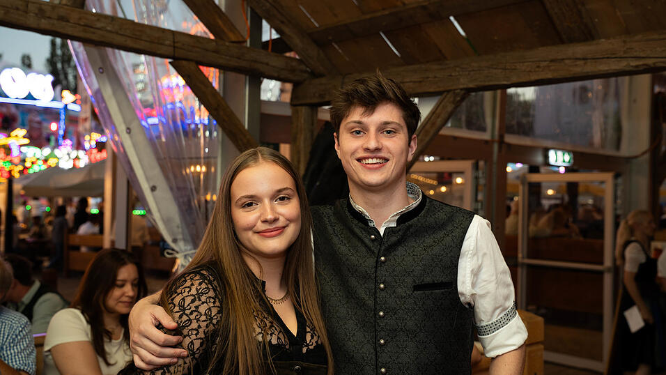 Die Partybilder vom Mittwoch, 12. August, aus dem Festzelt Reisinger. Die Partybilder vom Mittwoch, 12. August, aus dem Festzelt Reisinger.