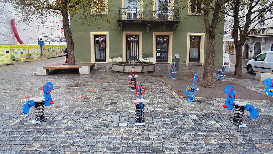 Vor Beginn der Bauarbeiten durften die vier neuen Wipptiere im Vordergrund schon mal Probestehen am künftigen Einsatzort. Vor Beginn der Bauarbeiten durften die vier neuen Wipptiere im Vordergrund schon mal Probestehen am künftigen Einsatzort.