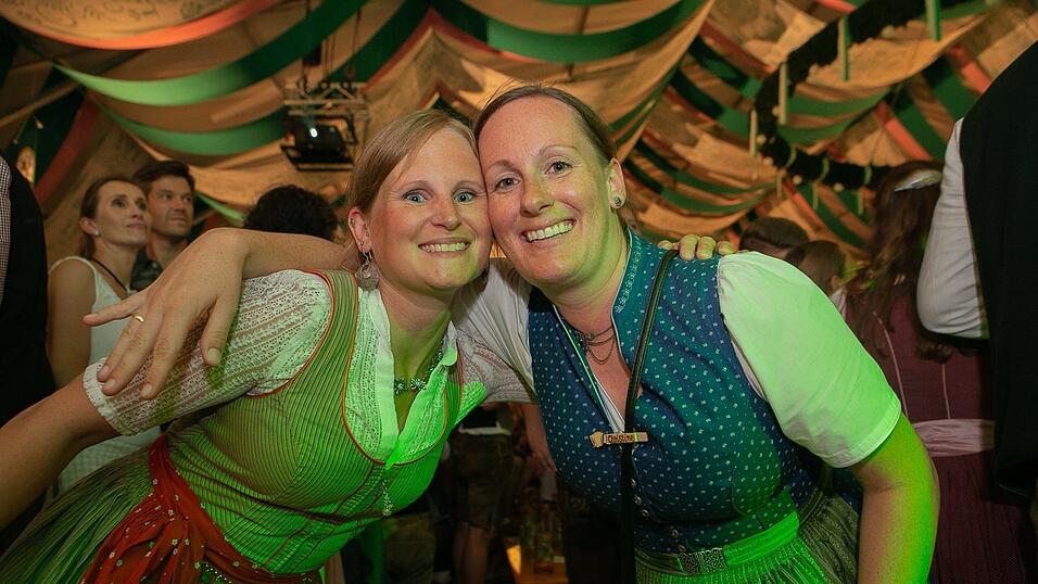 Am Dienstag spielte der Menzl im Festzelt Weckmann auf. Diese Blasmusikfreunde waren mit dabei.