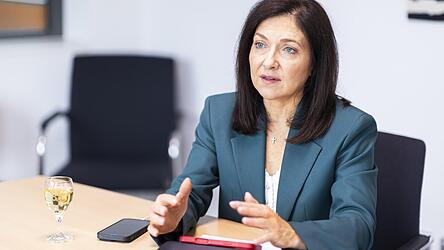 Bundeswirtschaftsministerin Katherina Reiche (CDU) ist in der schwarz-roten Koalition auch für die Energiepolitik zuständig. Unser Kommentator ist mit ihrer bisherigen Bilanz gar nicht zufrieden. Bundeswirtschaftsministerin Katherina Reiche (CDU) ist in der schwarz-roten Koalition auch für die Energiepolitik zuständig. Unser Kommentator ist mit ihrer bisherigen Bilanz gar nicht zufrieden.